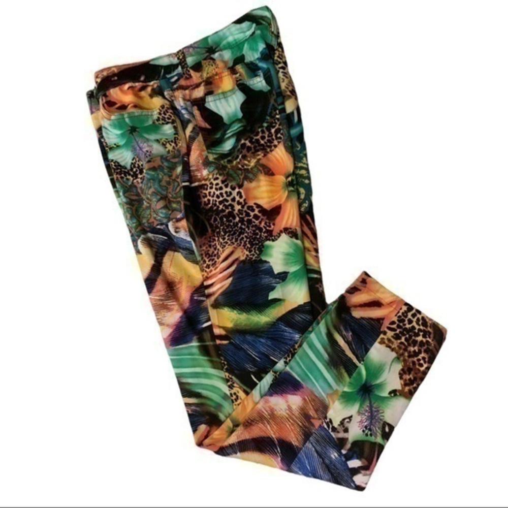Fabulous AZI multicolor print ankle pant